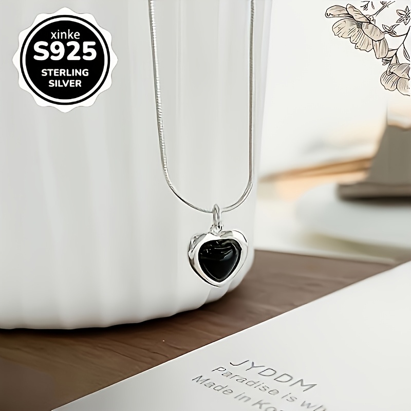 2pcs Black Heart-Shaped Earrings and Pendant Set